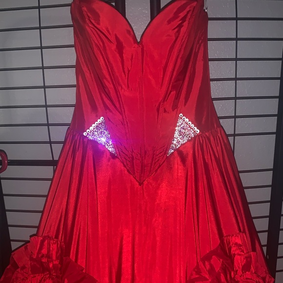 Sherri hill